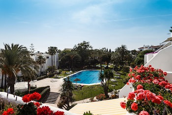 Coral Beach Aparthotel