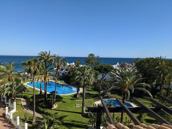 Coral Beach Aparthotel