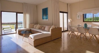 Coral Beach Aparthotel