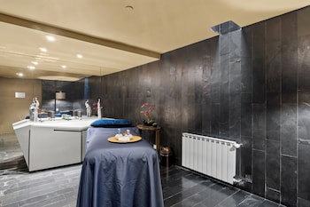 Bog Hotel