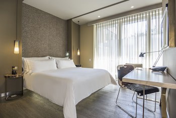Bog Hotel