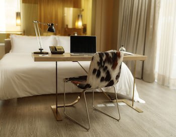 Bog Hotel