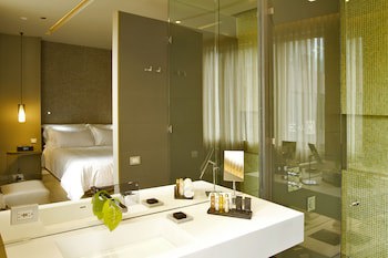 Bog Hotel
