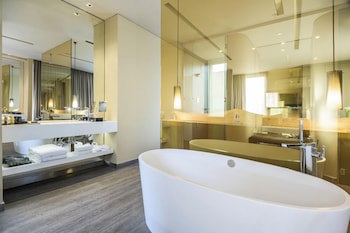 Bog Hotel