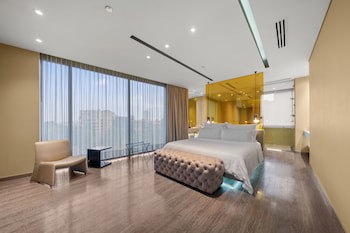 Bog Hotel