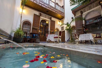 Riad Les Remparts De Fes