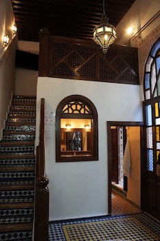 Riad Les Remparts De Fes