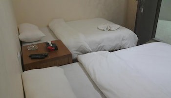 Al-Houriat Hotel