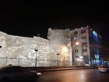 Al-Houriat Hotel