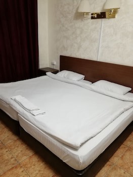 Al-Houriat Hotel
