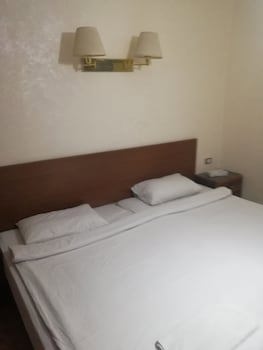 Al-Houriat Hotel
