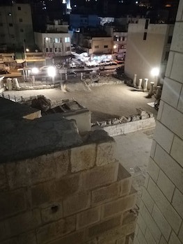 Al-Houriat Hotel