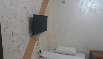 Al-Houriat Hotel