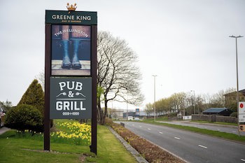 The Wellington Hotel By Greene King Inns