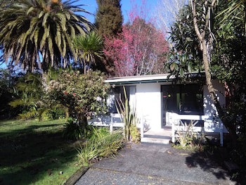 Colonial House Motel