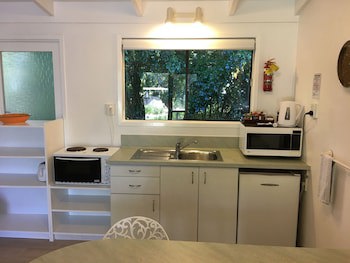 Colonial House Motel
