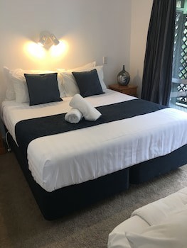 Colonial House Motel