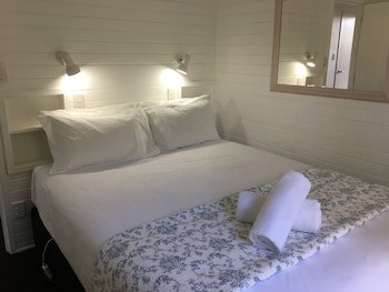 Colonial House Motel