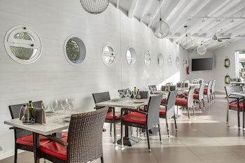 Club Del Carmen