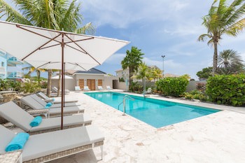 Dolphin Suites & Wellness Curacao