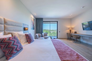Dolphin Suites & Wellness Curacao