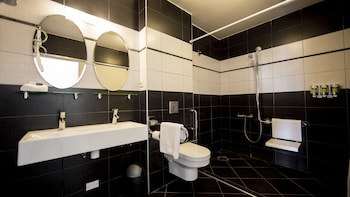Dolphin Suites & Wellness Curacao