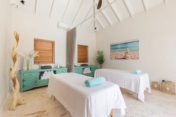 Dolphin Suites & Wellness Curacao