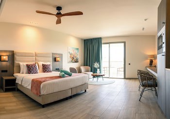 Dolphin Suites & Wellness Curacao