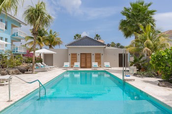Dolphin Suites & Wellness Curacao
