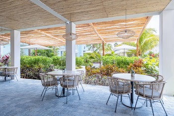 Dolphin Suites & Wellness Curacao