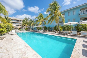Dolphin Suites & Wellness Curacao