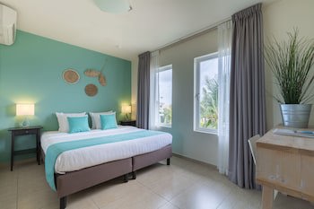 Dolphin Suites & Wellness Curacao