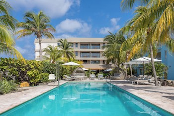 Dolphin Suites & Wellness Curacao