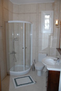 Kyknos De Luxe Hotel