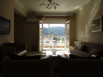 Kyknos De Luxe Hotel