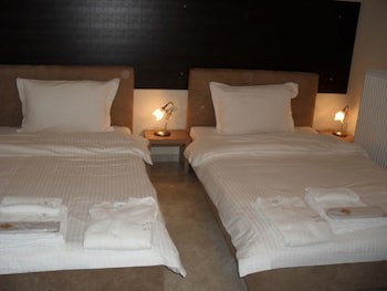 Kyknos De Luxe Hotel