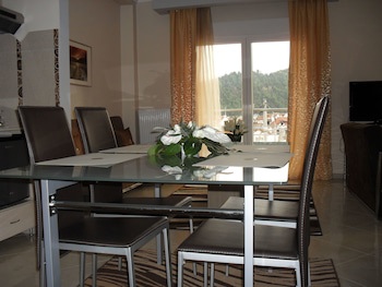 Kyknos De Luxe Hotel