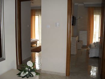 Kyknos De Luxe Hotel