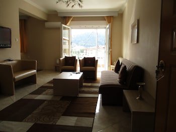 Kyknos De Luxe Hotel