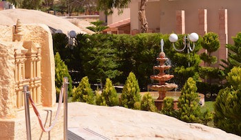 Petra Guest House