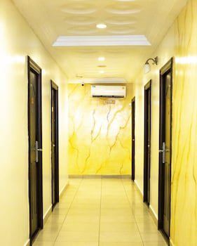 Airport West Hotel