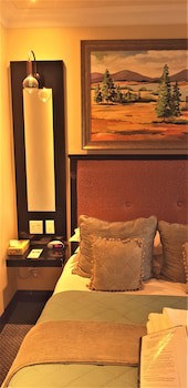 Constantia Manor Guest House