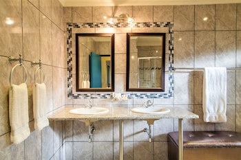 Constantia Manor Guest House