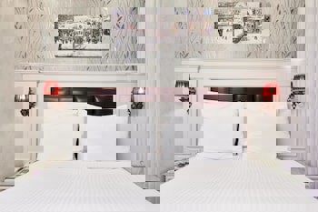 Albinas Hotel Old City