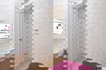 Albinas Hotel Old City