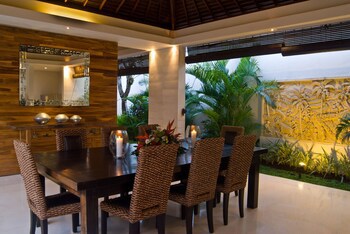 Chandra Bali Villas