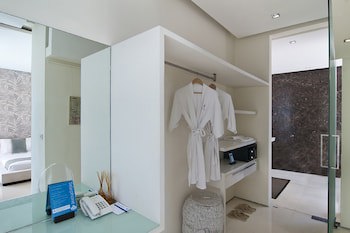 Chandra Bali Villas