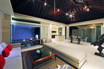 Chandra Bali Villas