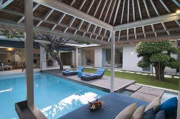 Chandra Bali Villas
