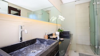 Chandra Bali Villas